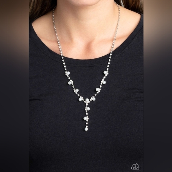 paparazzi Jewelry - Upper Class Necklace